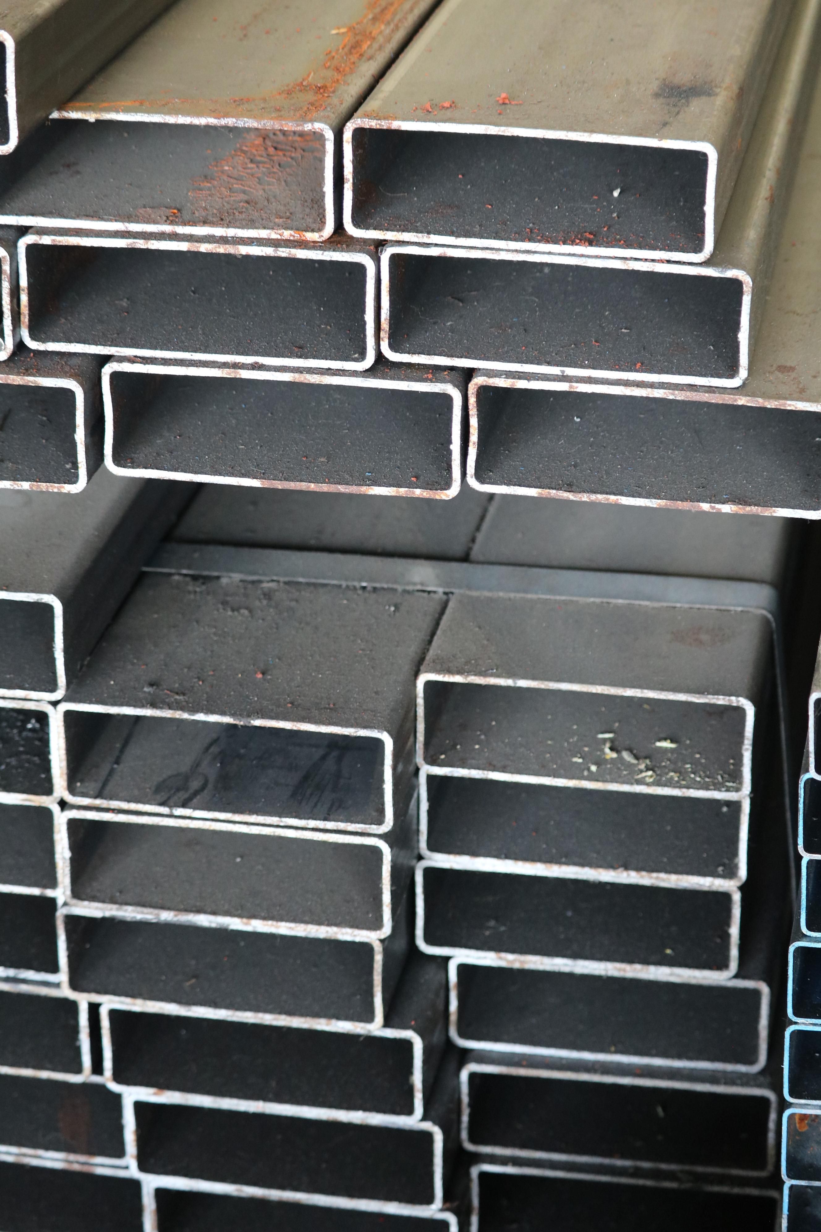 Rectangular tube